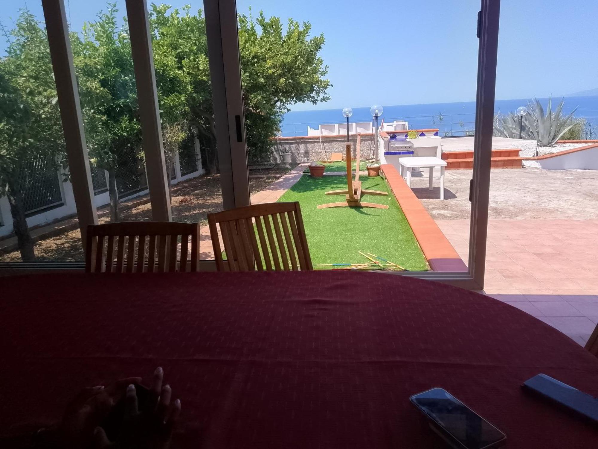 Casa Vista Mare Con Giardino
